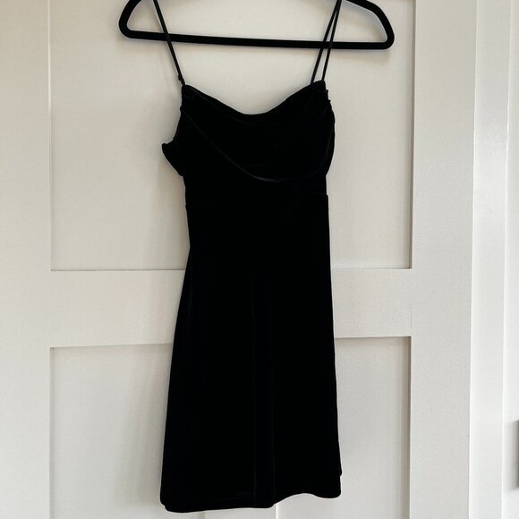 Urban Outfitter Mallory Velvet Mini Dress Size XS Color: Black - Picture 5 of 10
